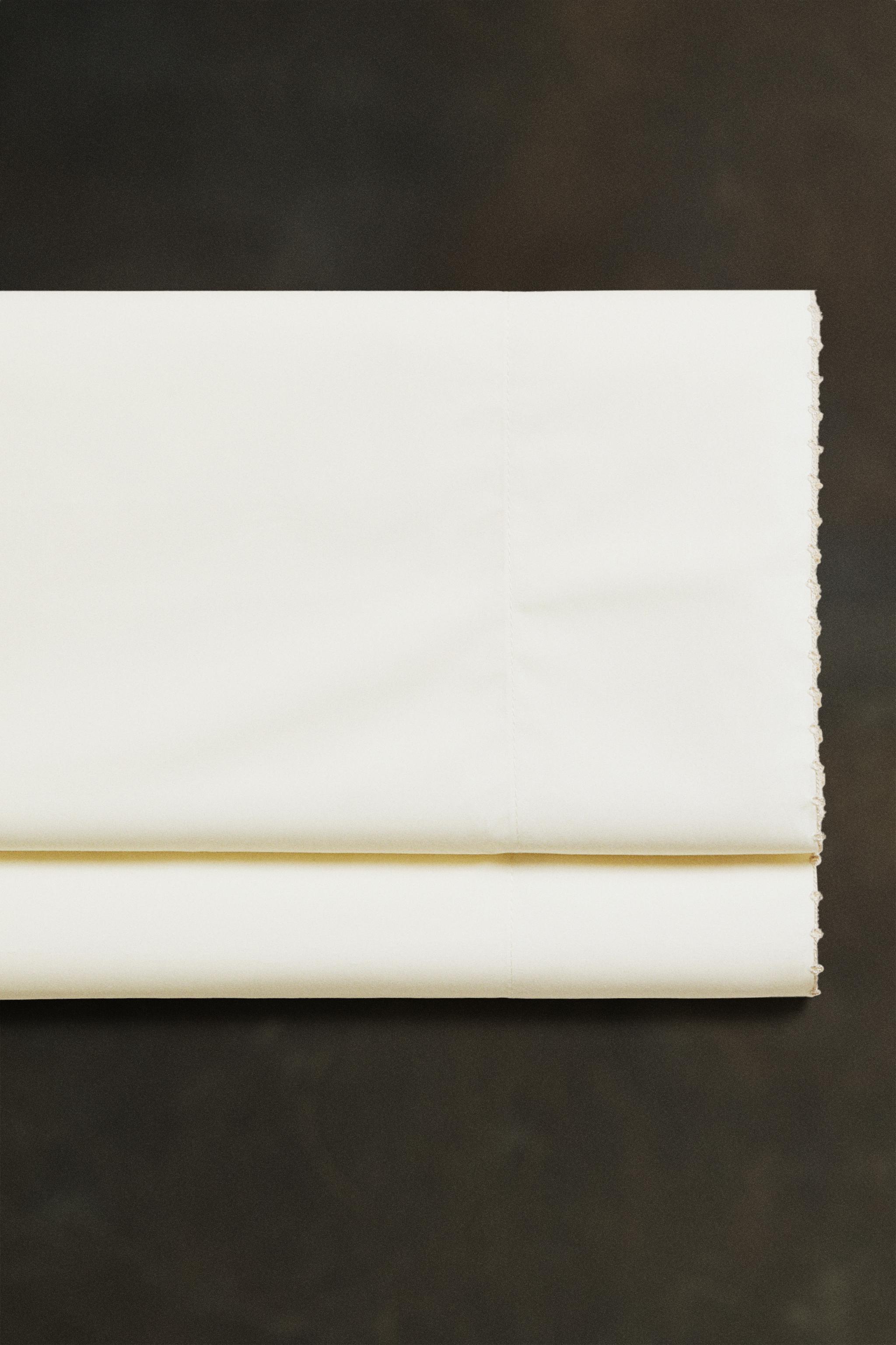 FLAT SHEET WITH EMBROIDERED TRIM